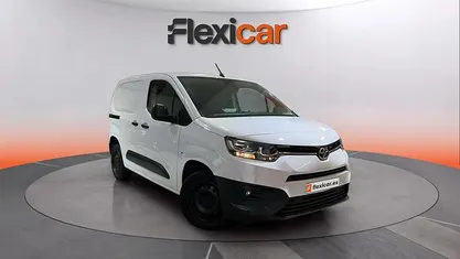 Usado Toyota Proace City City 131 CV (96 kW) 2024 Blanco Monovolumen