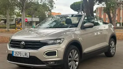 Usado VW T-Roc Cabriolet Style 150 CV (110 kW) 2021 Gris Descapotable
