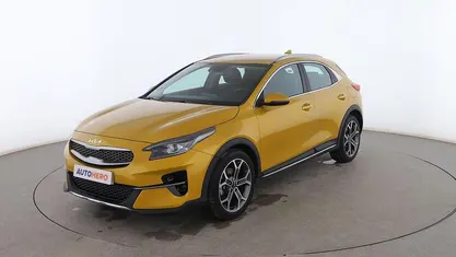 Usado Kia XCeed 160 CV (117 kW) 2022 Amarillo SUV