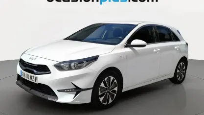 Usado Kia Ceed 101 CV (74 kW) 2025 Blanco Utilitario
