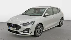 Gris plata Usado 2022 Ford Focus ST-Line Utilitario | 18.091 € (Precio justo)