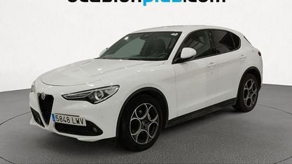 Usado Alfa Romeo Stelvio Sprint 160 CV (117 kW) 2022 Blanco SUV