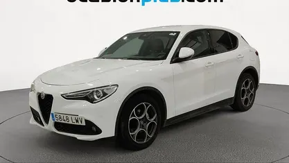 Usado Alfa Romeo Stelvio Sprint 160 CV (117 kW) 2022 Blanco SUV