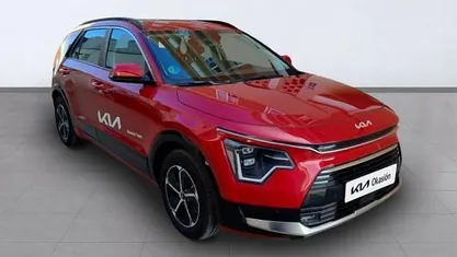 Usado Kia Niro 139 CV (102 kW) 2025 Rojo SUV