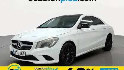 Usado Mercedes CLA200 136 CV (100 kW) 2015 Berlina