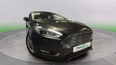 Usado 2017 Ford Focus Titanium Berlina | 10.890 € (Precio justo)