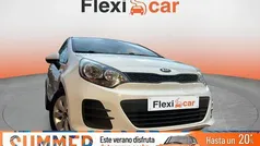 Blanco Usado 2017 Kia Rio Berlina | 11.790 € (Precio justo)