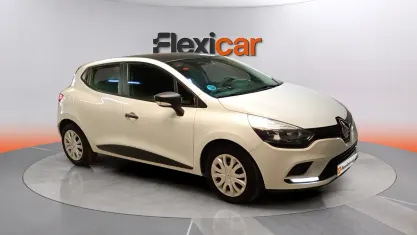 Usado Renault Clio IV Business 75 CV (55 kW) 2017 Blanco Berlina