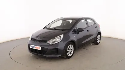 Usado Kia Rio 85 CV (62 kW) 2016 Gris Utilitario