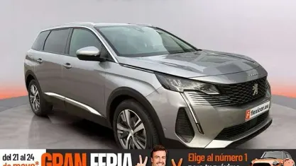 Usado Peugeot 5008 Allure 131 CV (96 kW) 2020 Gris SUV