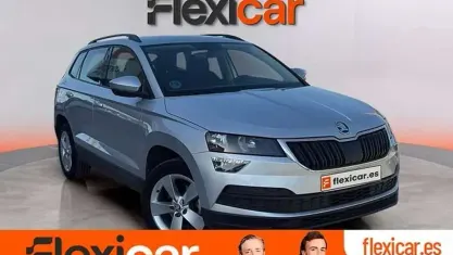 Usado Skoda Karoq Active 110 CV (80 kW) 2022 Gris SUV