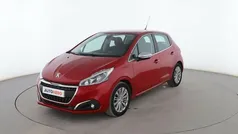Rojo Usado 2018 Peugeot 208 Allure Utilitario | 9399 € (Precio justo)