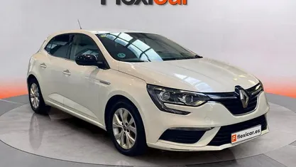Usado Renault Mégane IV Business 140 CV (102 kW) 2020 Blanco Berlina
