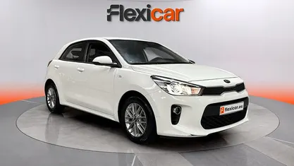 Usado Kia Rio 101 CV (74 kW) 2018 Berlina