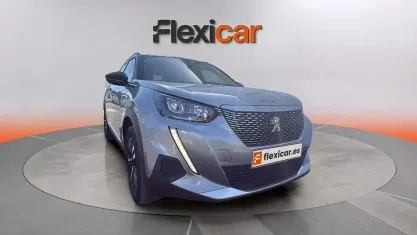 Usado Peugeot e-2008 Allure 100 kW (136 CV) 2022 Gris SUV