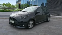 Negro Usado 2022 Toyota Yaris Hybrid Business Edition Berlina | 15.900 € (Super precio)