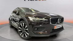 Usado 2019 Volvo V60 R-Design Momentum Familiar | 23.990 € (Precio justo)