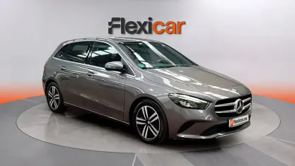 Usado Mercedes B200 150 CV (110 kW) 2021 Gris Monovolumen