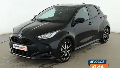 Käytetty Toyota Yaris Hybrid Style 116 HP (85 kW) 2022 Musta Sedan