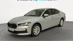 Gris plata Nuevo 2025 Skoda Superb Essence Berlina | 31.355 € (Super precio)