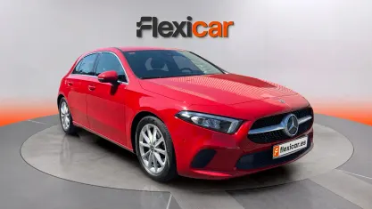 Usado Mercedes A180 116 CV (85 kW) 2019 Rojo Berlina