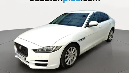 Usado Jaguar XE Pure 180 CV (132 kW) 2016 Blanco Berlina