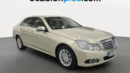 Usado Mercedes E350 Elegance 292 CV (214 kW) 2010 Beige Berlina