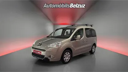 Usado Peugeot Partner Tepee Active 112 CV (82 kW) 2011 Monovolumen