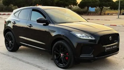 Usado Jaguar E-Pace R-Dynamic 309 CV (227 kW) 2022 Negro SUV