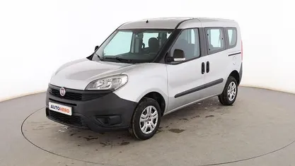Usado Fiat Doblò Pop 90 HP (66 kW) 2015 Prateado Monovolume