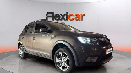 Usado Dacia Sandero Essentiel 101 CV (74 kW) 2020 Negro Berlina