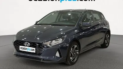 Usado Hyundai i20 100 CV (73 kW) 2022 Gris Utilitario