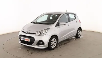 Usado Hyundai i10 67 CV (49 kW) 2015 Gris Utilitario