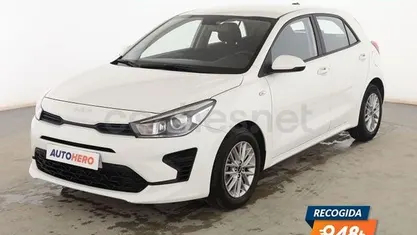 Usado Kia Rio 84 CV (61 kW) 2022 Blanco Berlina