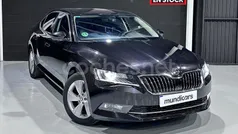 Negro Usado 2017 Skoda Superb Ambition Berlina | 15.390 € (Buen precio)