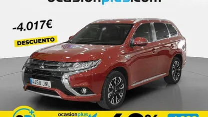 Usado Mitsubishi Outlander P-HEV 203 CV (149 kW) 2016 Rojo SUV