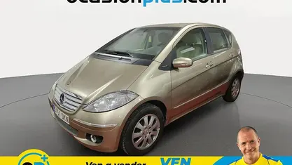 Usado Mercedes A150 Elegance 95 CV (69 kW) 2006 Beige Utilitario
