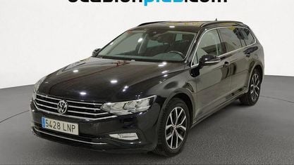Używany VW Passat Executive 150 KM (110 kW) 2021 Czarny Kombi