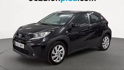 Usado Toyota Aygo X Play 72 CV (52 kW) 2024 Negro SUV
