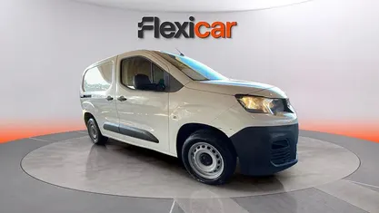 Usado Peugeot Partner 102 CV (75 kW) 2019 Blanco Monovolumen