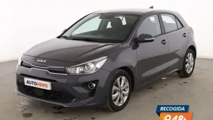 Usado Kia Rio 120 CV (88 kW) 2022 Gris Berlina