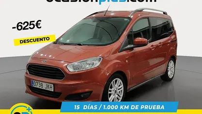 Rojo Usado 2015 Ford Tourneo Courier Titanium Monovolumen | 7825 € (Buen precio)