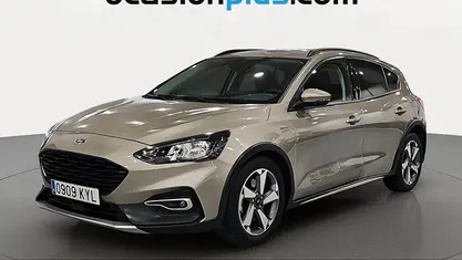 Usado Ford Focus Active 125 CV (91 kW) 2019 Gris plata Utilitario