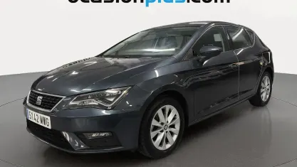 Usado Seat Leon Style 130 CV (95 kW) 2020 Gris Utilitario