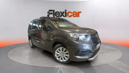 Usado Opel Combo Elegance 130 CV (95 kW) 2021 Gris Monovolumen