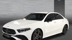 Blanco polar Usado 2024 Mercedes A200 AMG line Berlina | 34.995 € (Precio justo)