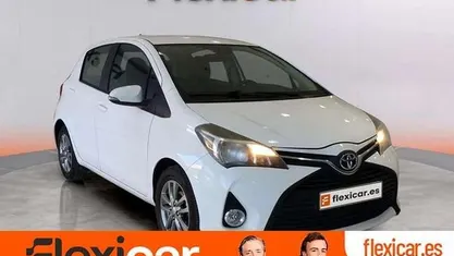 Blanco Usado 2017 Toyota Yaris Active Utilitario | 9490 € (Buen precio)