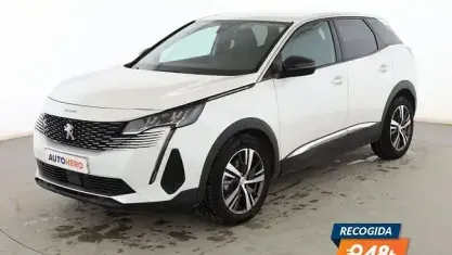 Usado Peugeot 3008 Allure 131 CV (96 kW) 2022 Blanco SUV