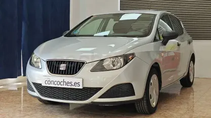 Usado Seat Ibiza Reference 70 CV (51 kW) 2011 Marrón Berlina