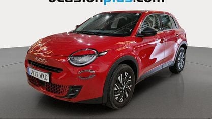 Begagnad Fiat 600 100 HK (73 kW) 2024 Röd SUV